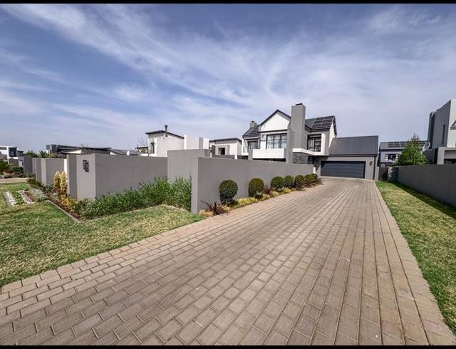 4 BEDROOM HOUSE FOR SALE IN MIDSTREAM HEIGHTS